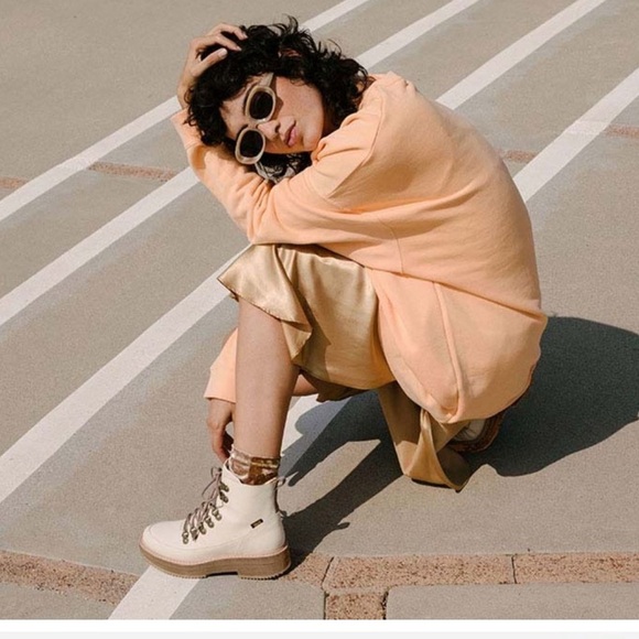 Teva Boots Midform Lace Up Leather Winter Fall Hiking White Swan W's 10 NWB - Picture 1 of 16